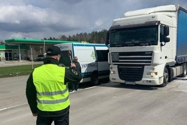 
Кто должен оплачивать штраф за "перегруз" на дороге: суд поставил точку в разногласиях
