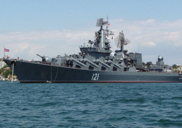 В Черном море горит российский ракетный крейсер "Москва"