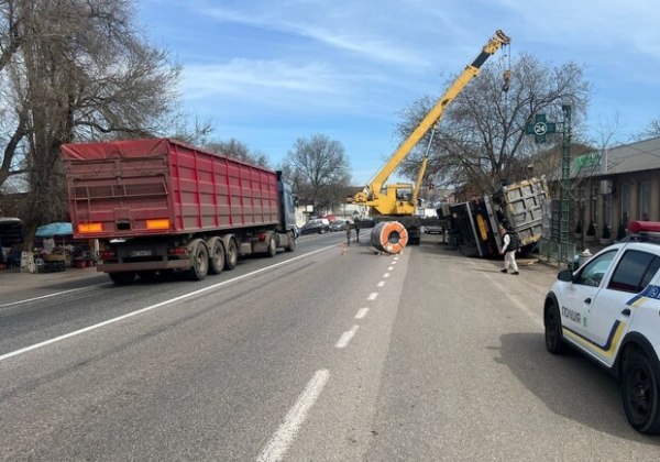 В Одесской области из-за ДТП осложнено движение транспорта: где именно
