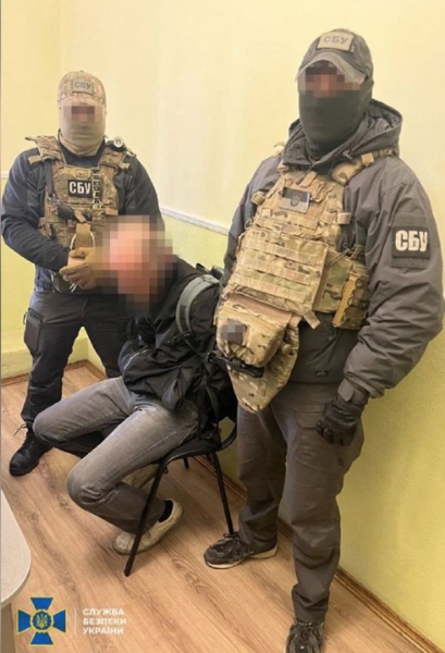 Шпигували за потягами з військовою технікою: на Буковині затримали агента фсб та його поплічника